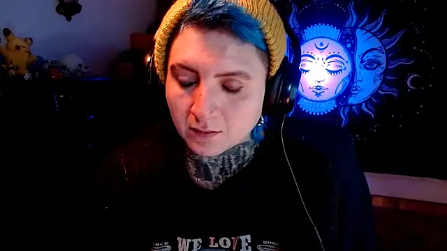 Marieblueeyes online show from February 21, 2025, 1:44 am