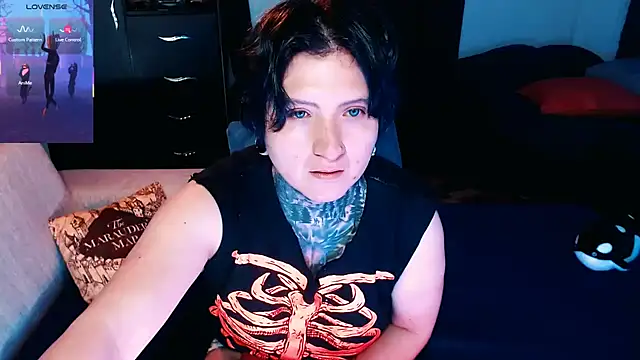 Marieblueeyes online show from October 11, 2025, 4:44 am