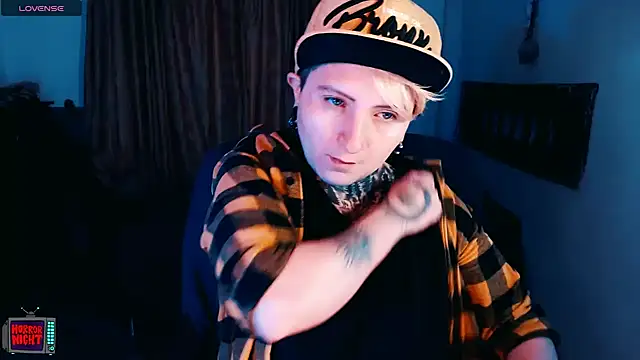 Marieblueeyes online show from December 22, 2025, 9:34 pm