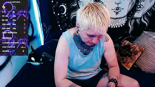 Marieblueeyes online show from May 21, 2026, 11:50 am