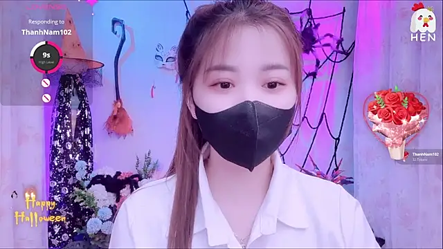 hen237 online show from October 31, 2025, 10:33 pm