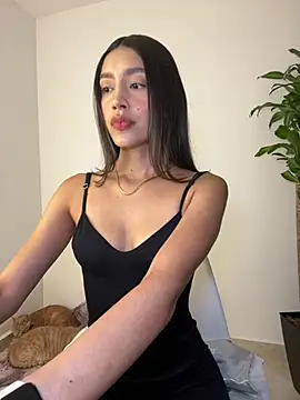 Snapshot of SelenaStone chatting on February 21, 2025, 10:48 pm SelenaStone online show from February 21, 2025, 10:48 pm