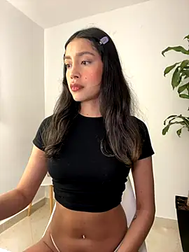 SelenaStone online show from November 6, 2025, 11:37 pm