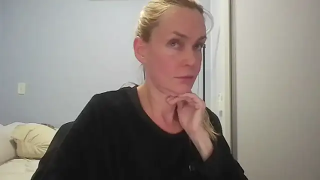 Annylove1 online show from May 25, 2026, 12:05 am