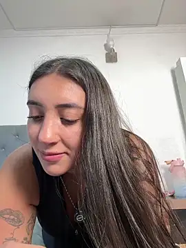 Snapshot of Hannahoff chatting on June 22, 2026, 1:07 am Hannahoff online show from June 22, 2026, 1:07 am