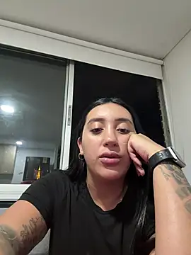 Snapshot of Hannahoff chatting on July 26, 2026, 2:20 am Hannahoff online show from July 26, 2026, 2:20 am