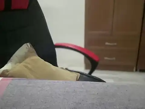 Snapshot of ALPHANDRE chatting on January 16, 2026, 6:34 pm ALPHANDRE online show from January 16, 2026, 6:34 pm