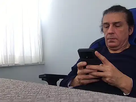 ALPHANDRE online show from April 4, 2026, 7:28 am