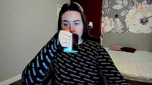 Roxie Bradley online show from February 5, 2026, 6:40 am