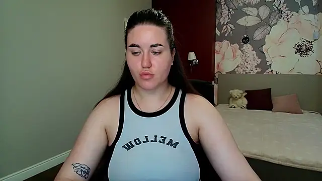 Snapshot of Roxie_Bradley chatting on July 3, 2026, 5:47 am Roxie Bradley online show from July 3, 2026, 5:47 am