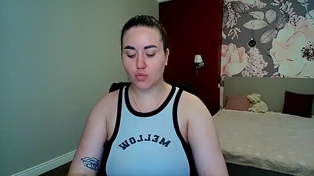 Snapshot of Roxie_Bradley chatting on July 7, 2026, 5:54 am Roxie Bradley online show from July 7, 2026, 5:54 am
