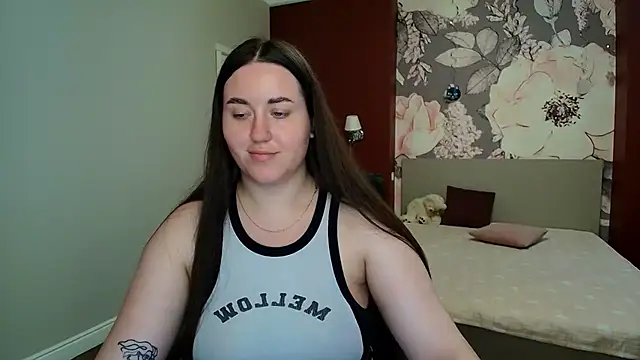 Snapshot of Roxie_Bradley chatting on July 16, 2026, 6:52 am Roxie Bradley online show from July 16, 2026, 6:52 am