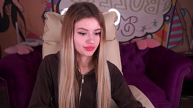 Snapshot of Lili_Danger chatting on December 14, 2024, 8:23 am Lili Danger online show from December 14, 2024, 8:23 am