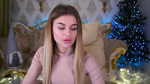 Snapshot of Lili_Danger chatting on January 2, 2025, 9:18 pm Lili Danger online show from January 2, 2025, 9:18 pm