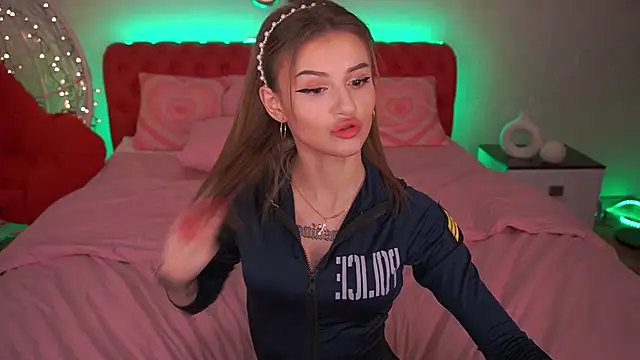 Snapshot of Lili_Danger chatting on February 1, 2025, 9:29 pm Lili Danger online show from February 1, 2025, 9:29 pm