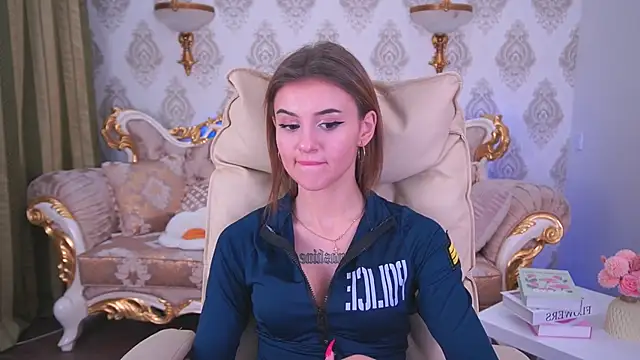 Snapshot of Lili_Danger chatting on February 4, 2025, 12:29 am Lili Danger online show from February 4, 2025, 12:29 am