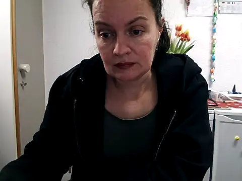 LoveNBloom online show from February 8, 2025, 6:12 pm