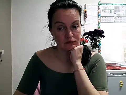 LoveNBloom online show from March 8, 2025, 6:16 pm