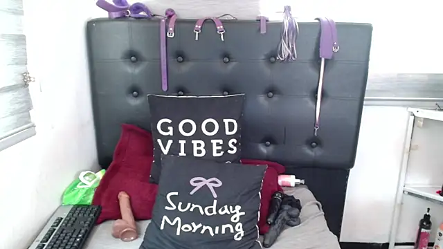 VIOLETTA-HOT online show from February 27, 2025, 4:43 pm