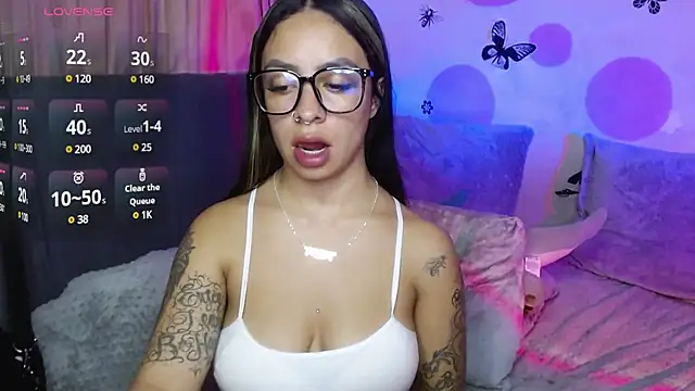 Snapshot of Cata_cortes chatting on February 21, 2025, 6:07 am Cata cortes online show from February 21, 2025, 6:07 am