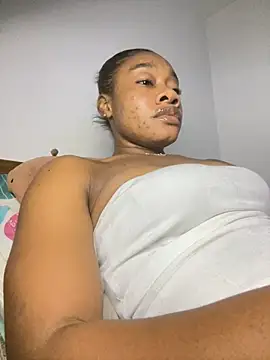  yisela  online show from April 18, 2026, 12:36 am