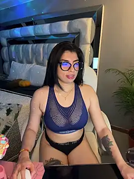 Snapshot of Miaparkerss_ chatting on March 19, 2025, 12:59 am Miaparkerss  online show from March 19, 2025, 12:59 am