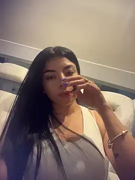 Snapshot of Miaparkerss_ chatting on October 12, 2025, 10:20 pm Miaparkerss  online show from October 12, 2025, 10:20 pm