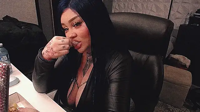 sheylagoddess11 online show from October 18, 2025, 5:21 am