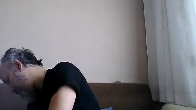 Snapshot of BuckWessle chatting on April 28, 2026, 9:25 am BuckWessle online show from April 28, 2026, 9:25 am