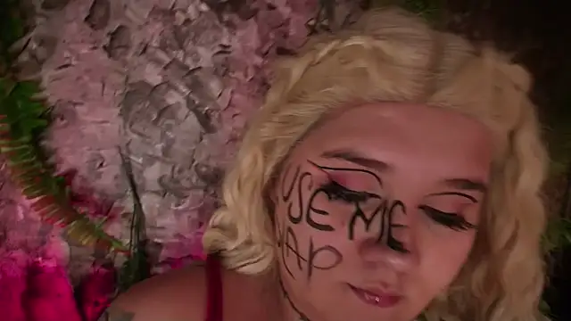 Laura takint online show from December 12, 2024, 8:43 pm