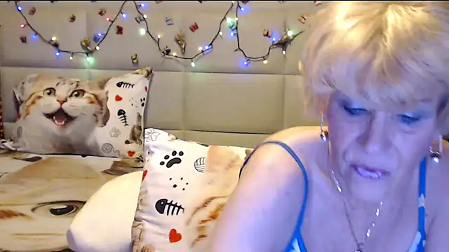 HappyWomanOn online show from December 14, 2025, 10:42 am