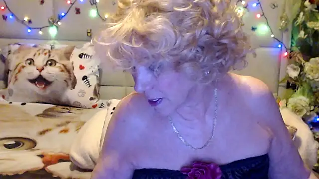 HappyWomanOn online show from April 2, 2026, 6:44 am