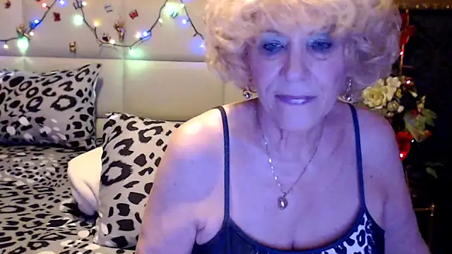 HappyWomanOn online show from April 15, 2026, 7:58 pm