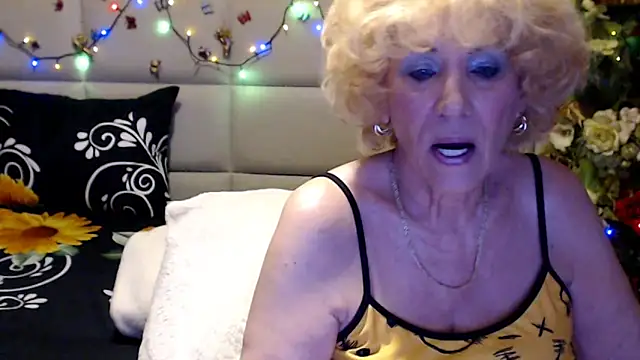 HappyWomanOn online show from May 21, 2026, 6:31 am