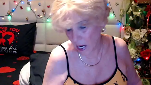 HappyWomanOn online show from June 17, 2026, 6:49 am