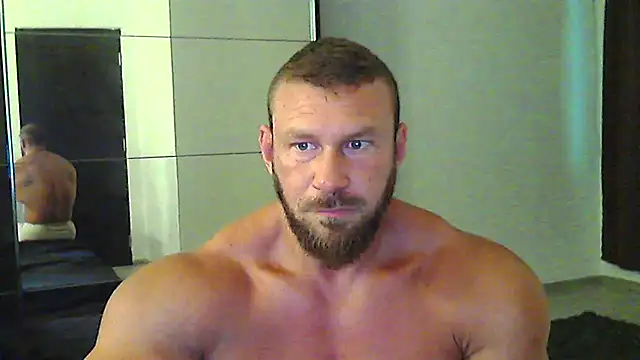muscularkevin online show from June 28, 2026, 3:45 am
