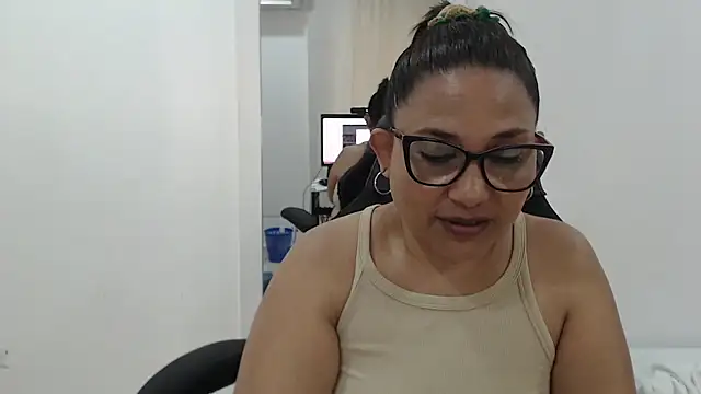 Snapshot of Katha_Marck chatting on September 13, 2025, 7:57 pm Katha Marck online show from September 13, 2025, 7:57 pm