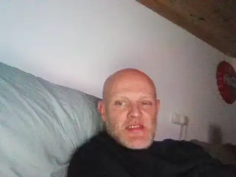 Snapshot of davigochi77bcn chatting on March 2, 2025, 9:54 pm davigochi77bcn online show from March 2, 2025, 9:54 pm