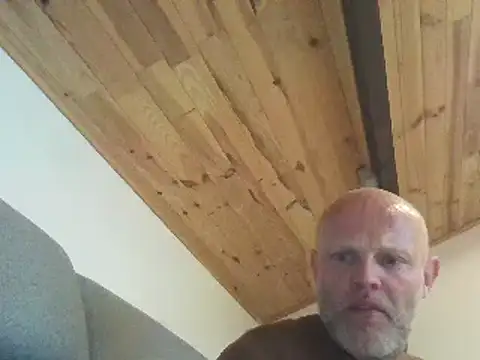 Snapshot of davigochi77bcn chatting on March 20, 2025, 9:35 pm davigochi77bcn online show from March 20, 2025, 9:35 pm