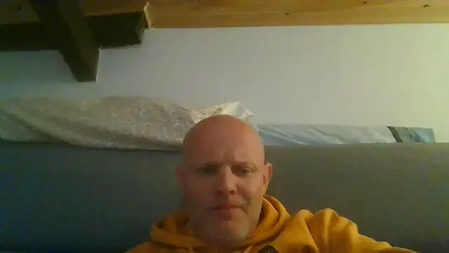 Snapshot of davigochi77bcn chatting on November 18, 2025, 8:02 pm davigochi77bcn online show from November 18, 2025, 8:02 pm