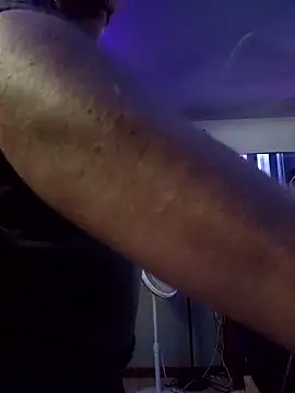 Hotredheadandtoungelasher online show from March 7, 2026, 9:39 am