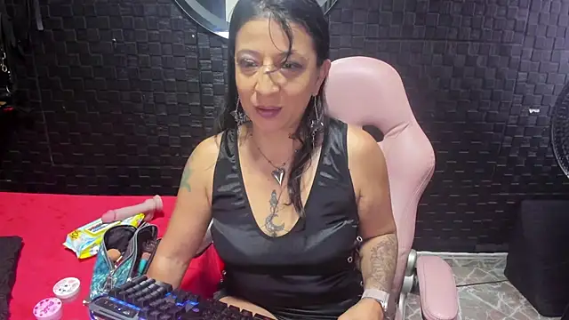 mature sexi40 online show from March 26, 2026, 12:44 pm