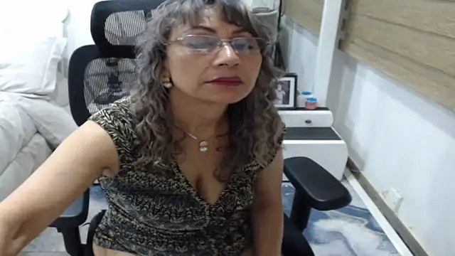jesy hot online show from May 18, 2026, 2:07 am