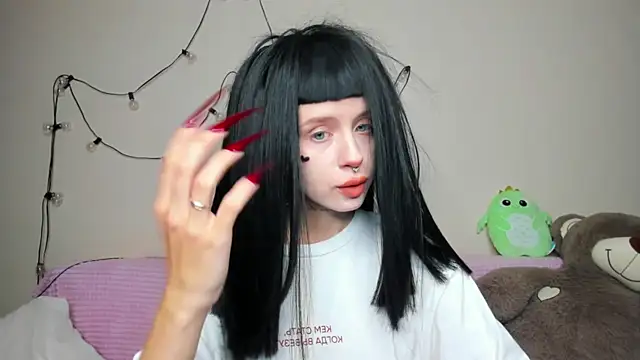 FlowerOfSin2001 online show from September 20, 2025, 4:30 pm