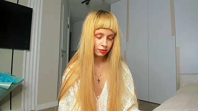 FlowerOfSin2001 online show from April 28, 2026, 5:18 pm