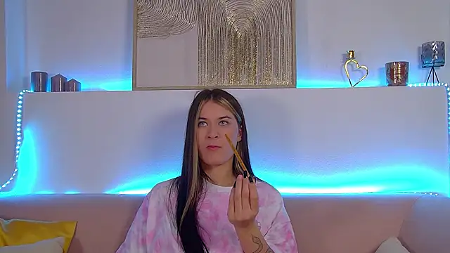 RachelSimpson online show from March 5, 2025, 9:15 pm