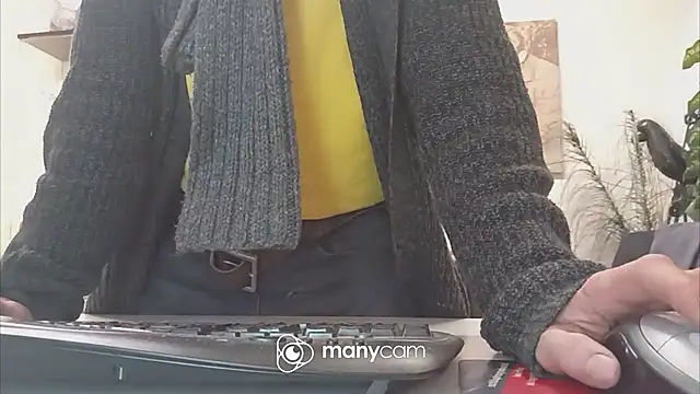 Snapshot of der_dino30 chatting on December 25, 2024, 10:50 am der dino30 online show from December 25, 2024, 10:50 am