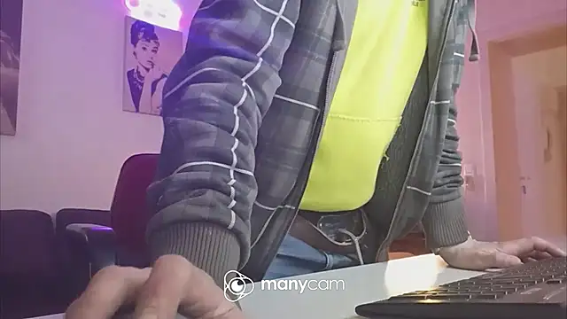 Snapshot of der_dino30 chatting on February 23, 2025, 1:42 pm der dino30 online show from February 23, 2025, 1:42 pm