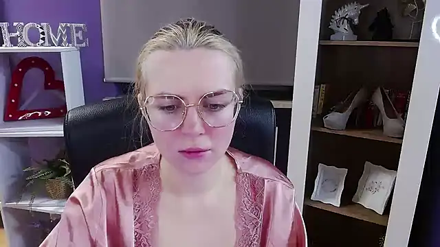 Zoey Erotic online show from February 3, 2026, 5:27 am