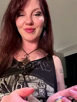 courtneyoccult online show from September 25, 2025, 8:07 am